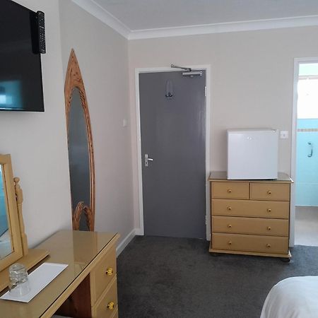 Relax At Rosscourt Guest House-Free On Site Parking (Adults Only) Bournemouth Dış mekan fotoğraf