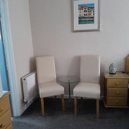 Relax At Rosscourt Guest House-Free On Site Parking (Adults Only) Bournemouth Dış mekan fotoğraf