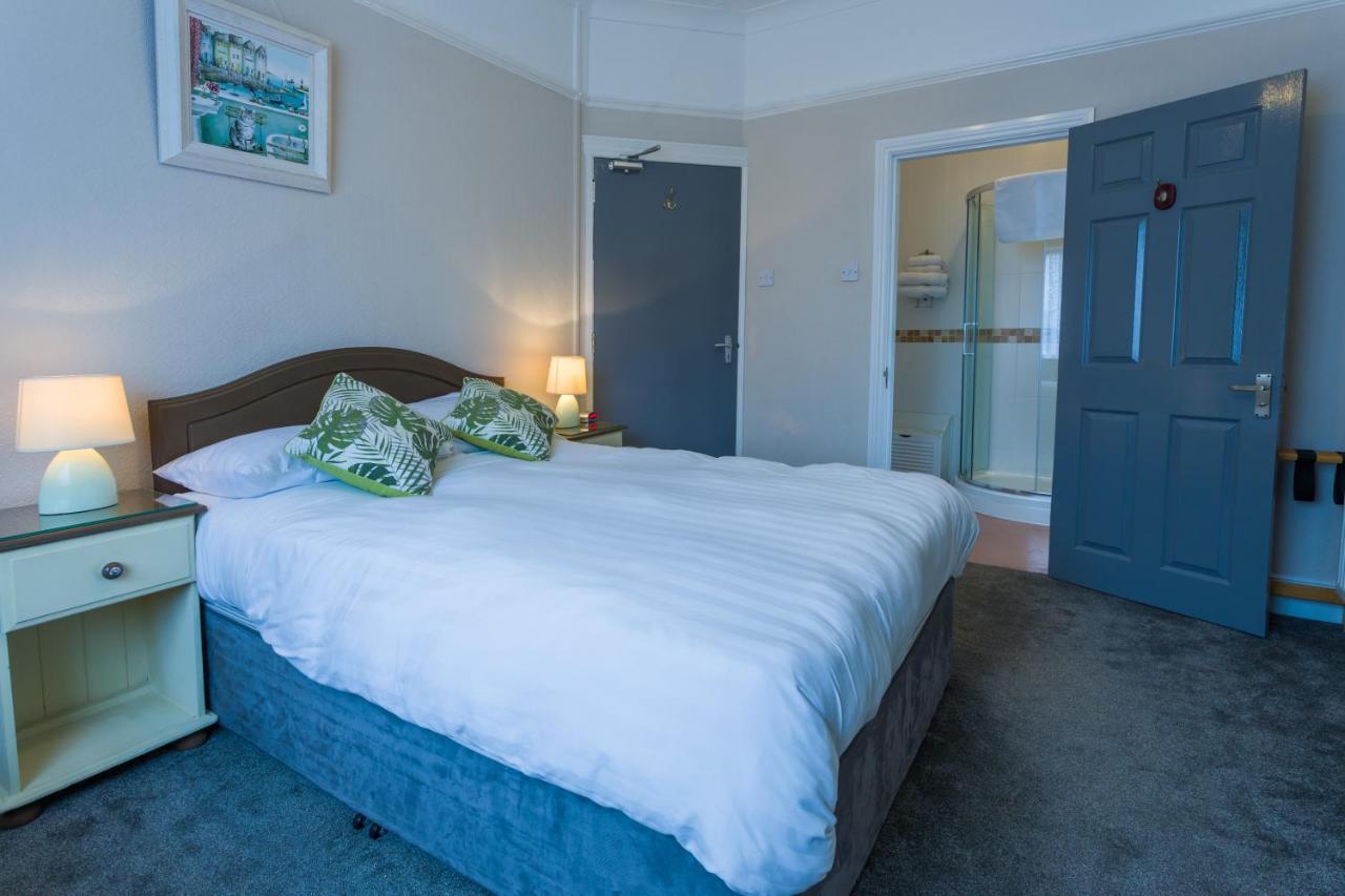 Relax At Rosscourt Guest House-Free On Site Parking (Adults Only) Bournemouth Dış mekan fotoğraf