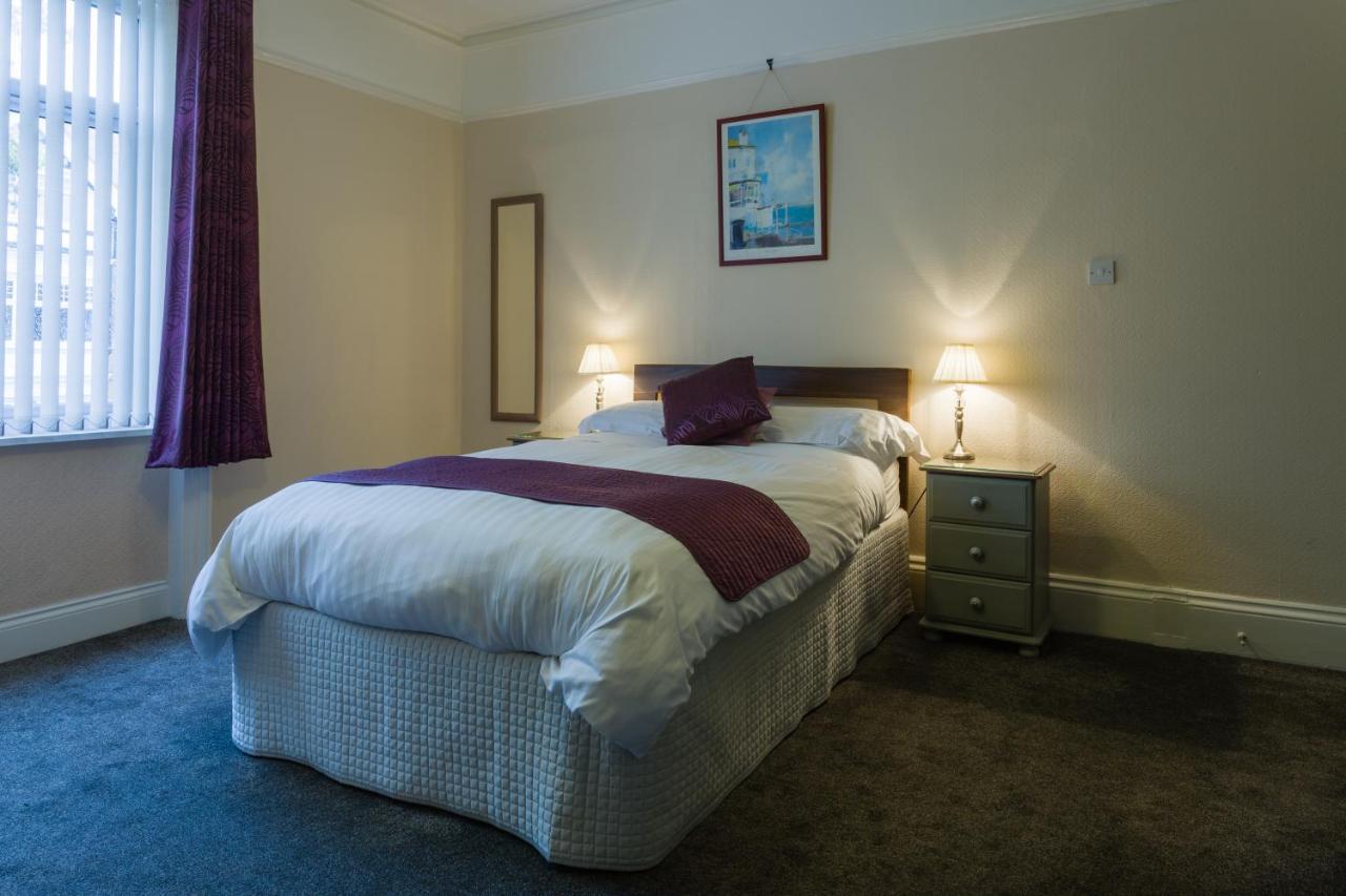 Relax At Rosscourt Guest House-Free On Site Parking (Adults Only) Bournemouth Dış mekan fotoğraf