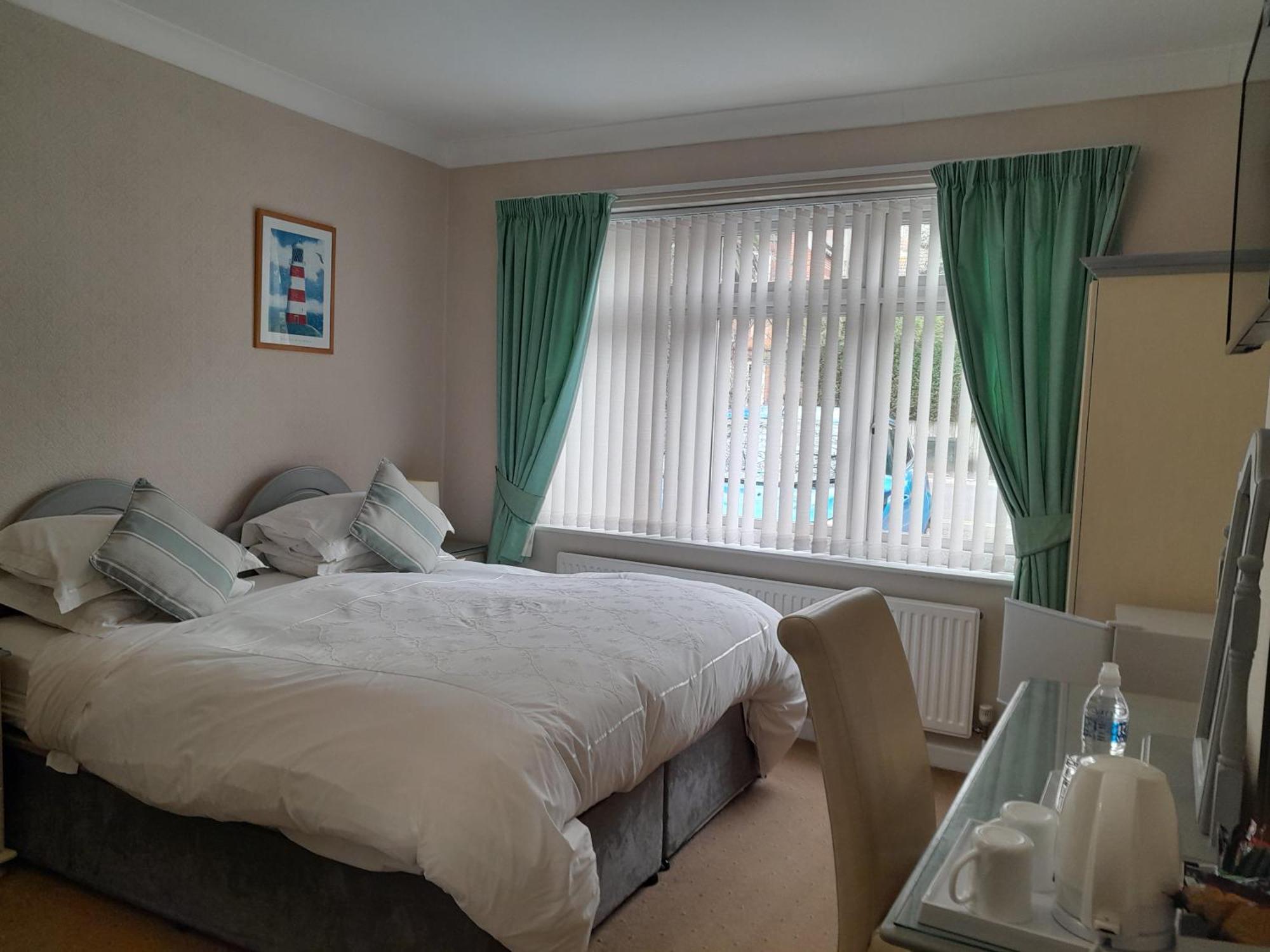 Relax At Rosscourt Guest House-Free On Site Parking (Adults Only) Bournemouth Dış mekan fotoğraf